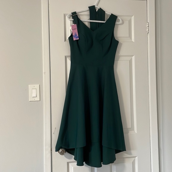 Green dress - Picture 1 of 4